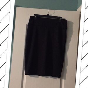 🔥🔥LuLaRoe Solid Black Cassie *Large NWOT